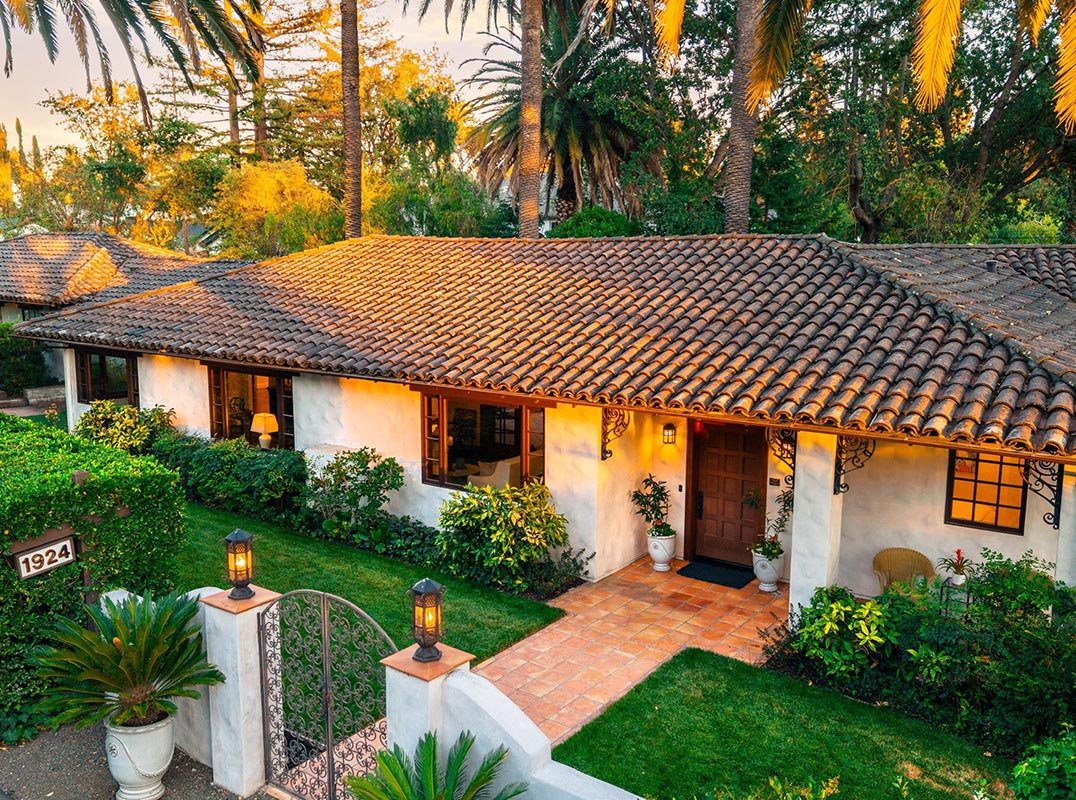 Hacienda de las Palmas – A 1949 Spanish Hacienda, Reimagined for Today